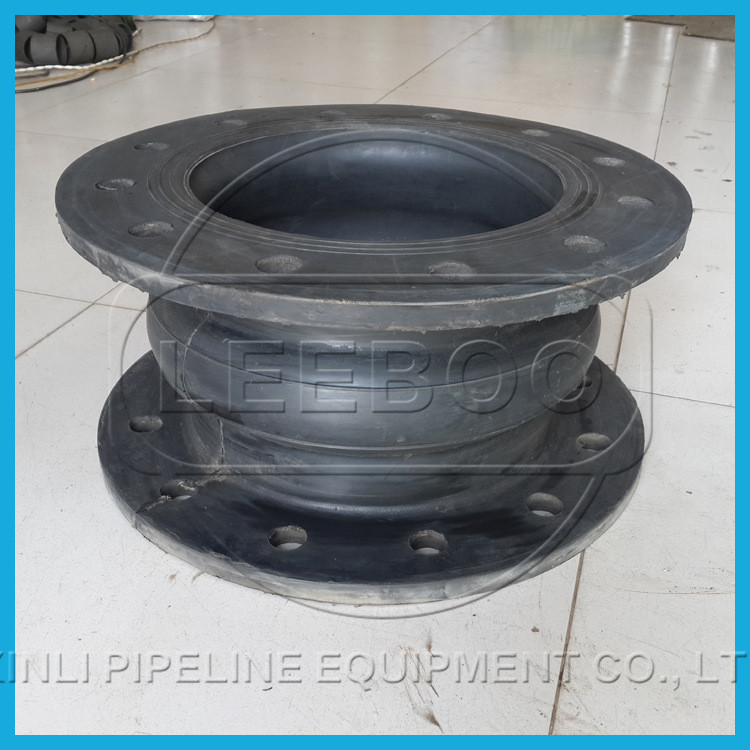 翻边<a href=http://www.xinligj.com target=_blank class=infotextkey><a href=http://www.xinligj.com target=_blank class=infotextkey>单球体橡胶接头</a></a>球体现场