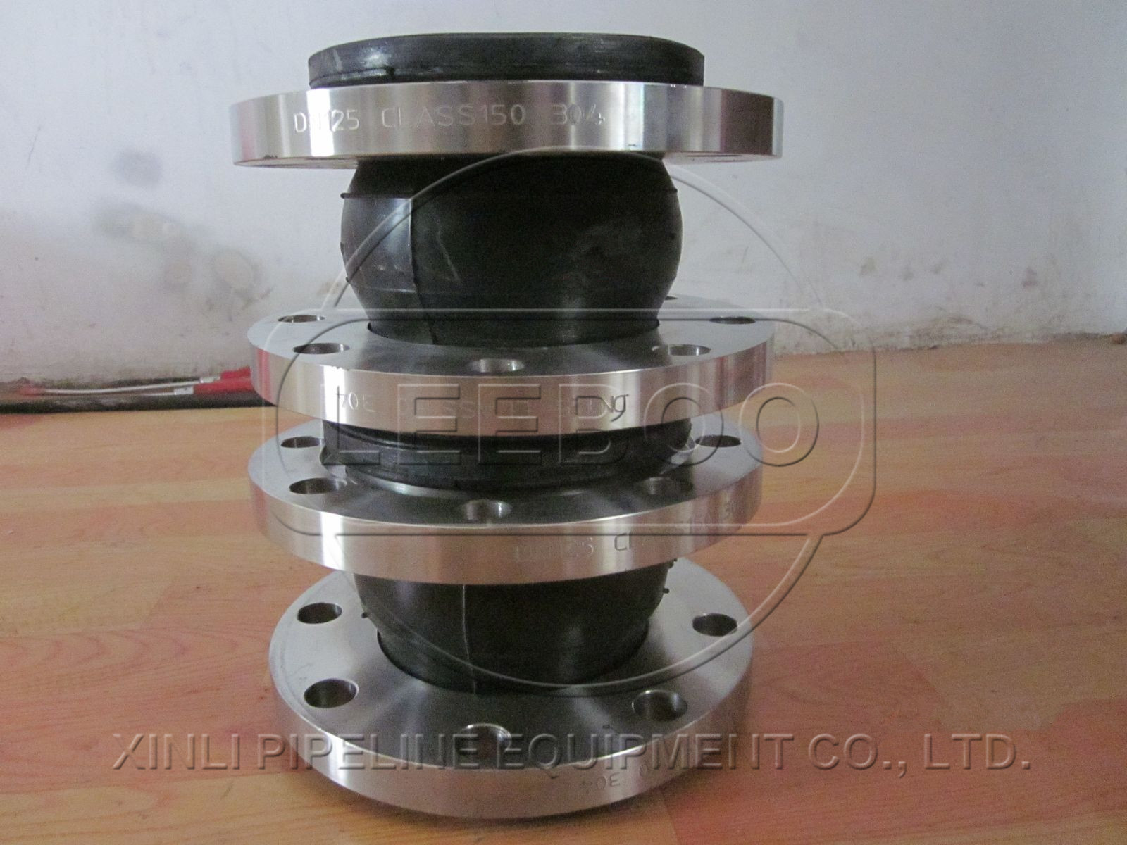 江苏省南京市下关区可曲挠单球体橡胶接头发货现场